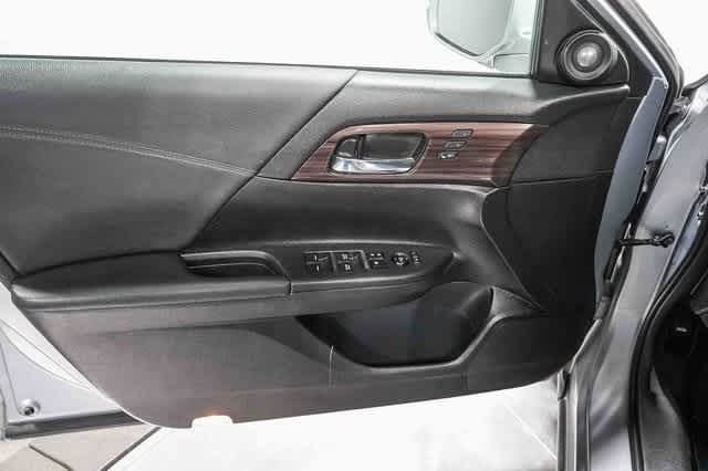 Thumbnail: 2017 Honda Accord - 22