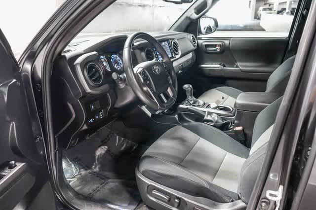Thumbnail: 2022 Toyota Tacoma - 18