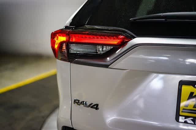 Thumbnail: 2019 Toyota RAV4 - 11