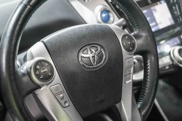 Thumbnail: 2017 Toyota Prius v - 21