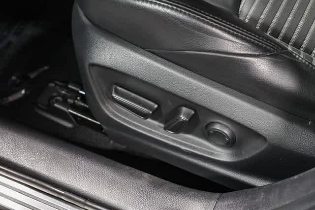 Thumbnail: 2022 Toyota Corolla - 24