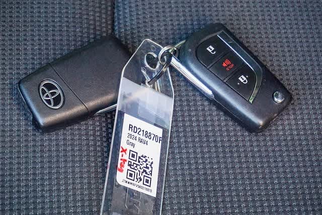 Thumbnail: 2024 Toyota RAV4 - 29