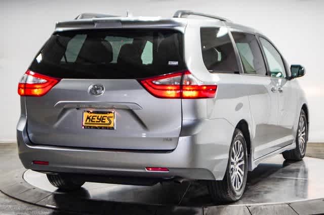 2019 Toyota Sienna XLE 5