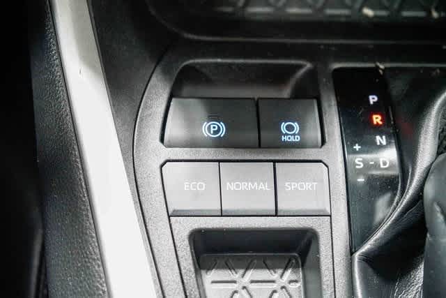 Thumbnail: 2022 Toyota RAV4 - 24