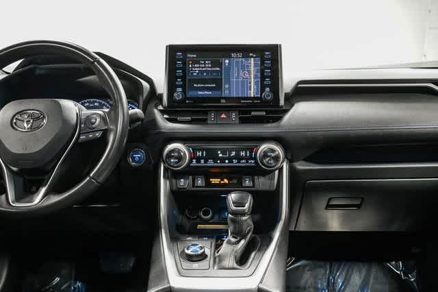 Thumbnail: 2021 Toyota RAV4 - 14