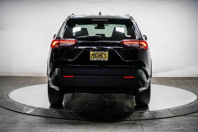 Thumbnail: 2022 Toyota RAV4 - 4