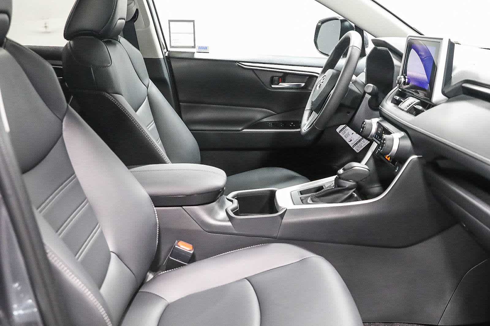 Thumbnail: 2025 Toyota RAV4 - 17