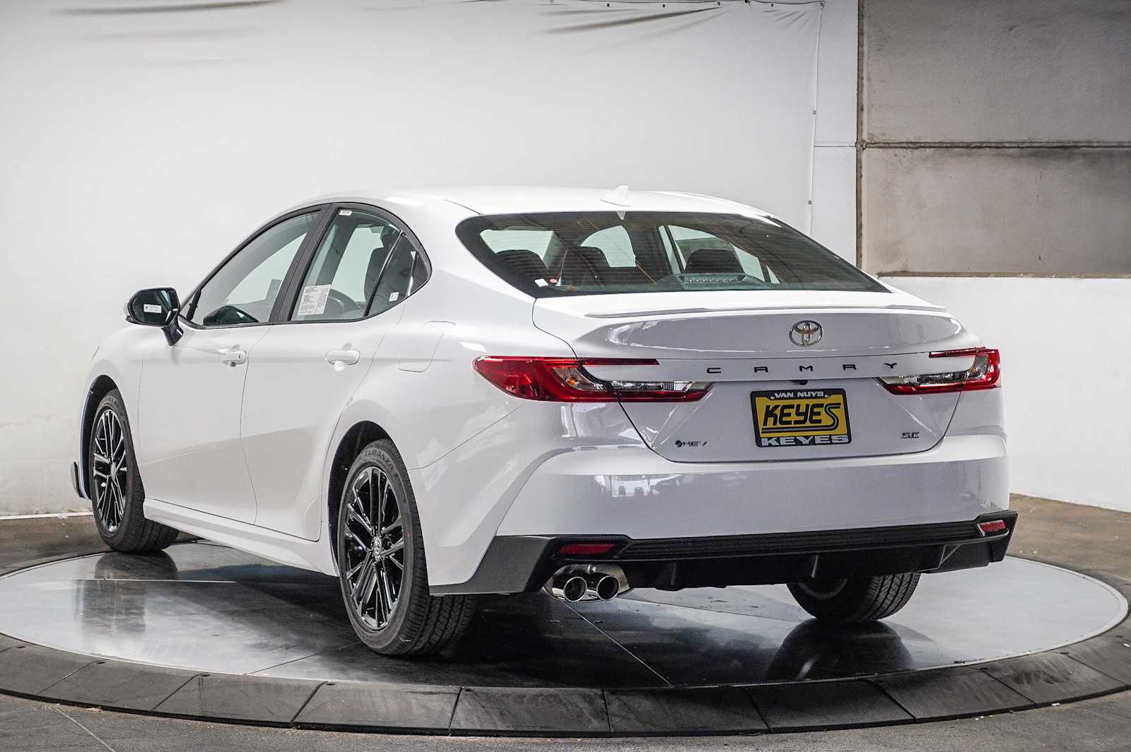 Thumbnail: 2025 Toyota Camry - 6