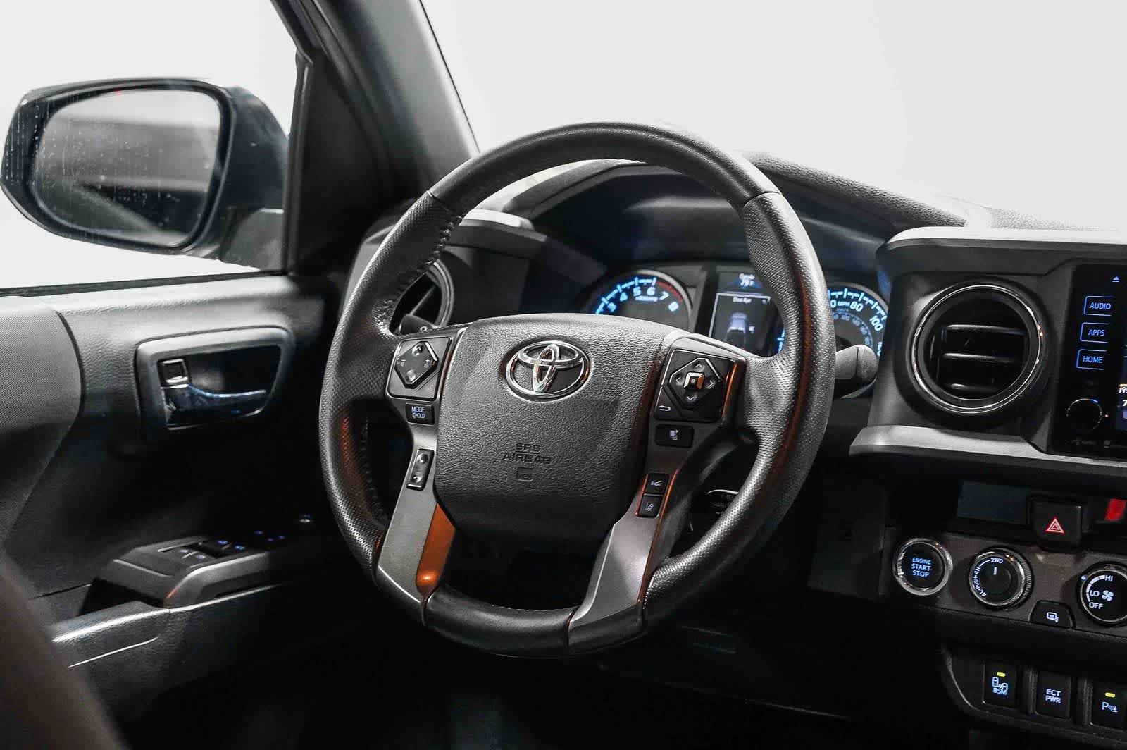 Thumbnail: 2018 Toyota Tacoma - 16