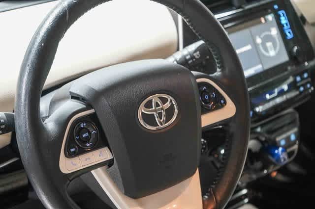 Thumbnail: 2016 Toyota Prius - 21
