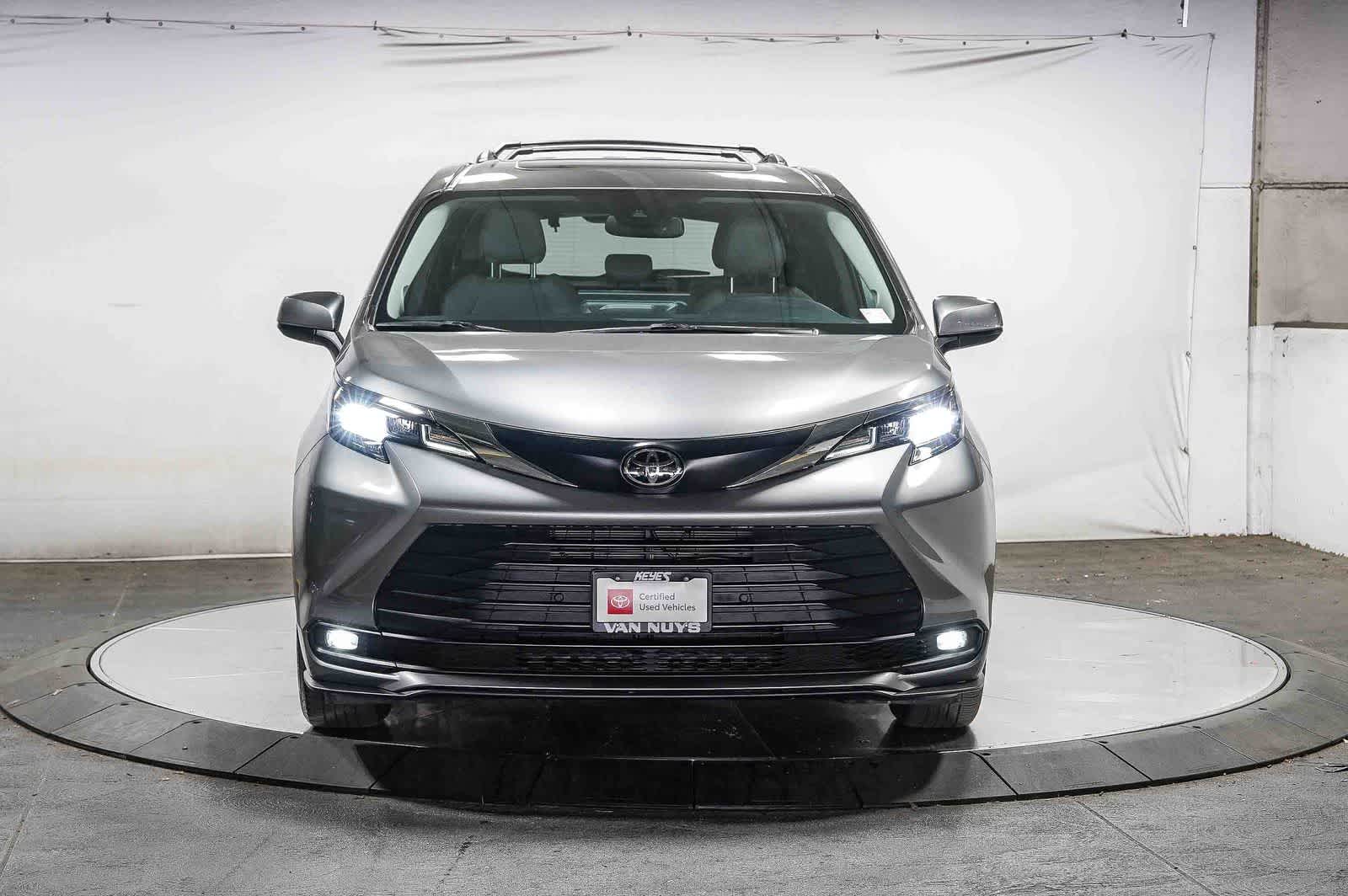 Thumbnail: 2026 Toyota Sienna - 3