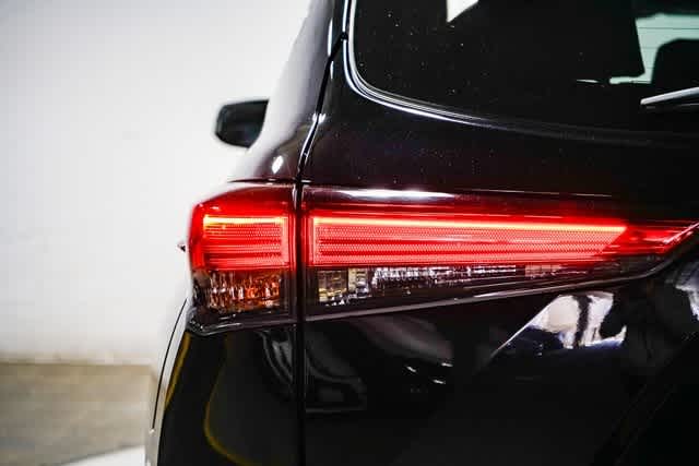 Thumbnail: 2021 Toyota Highlander - 9