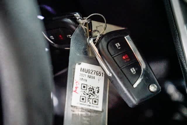 Thumbnail: 2021 Toyota RAV4 - 30