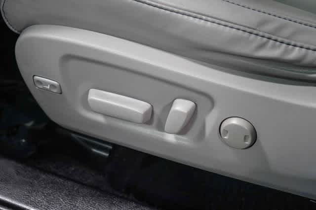 Thumbnail: 2019 Toyota Highlander - 23