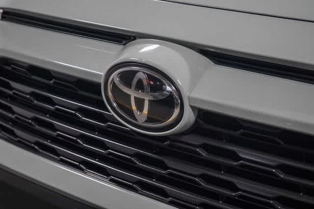 Thumbnail: 2020 Toyota RAV4 - 9
