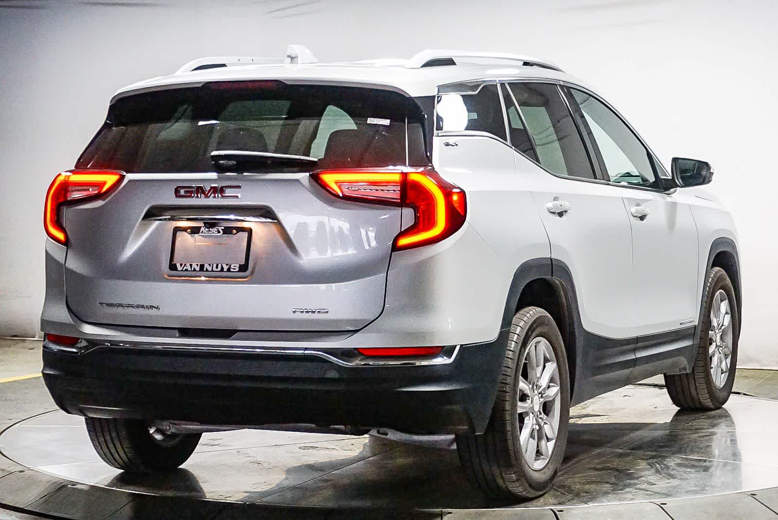 Thumbnail: 2022 GMC Terrain - 10