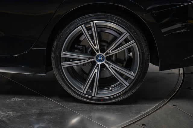 Thumbnail: 2022 BMW 3 Series - 10