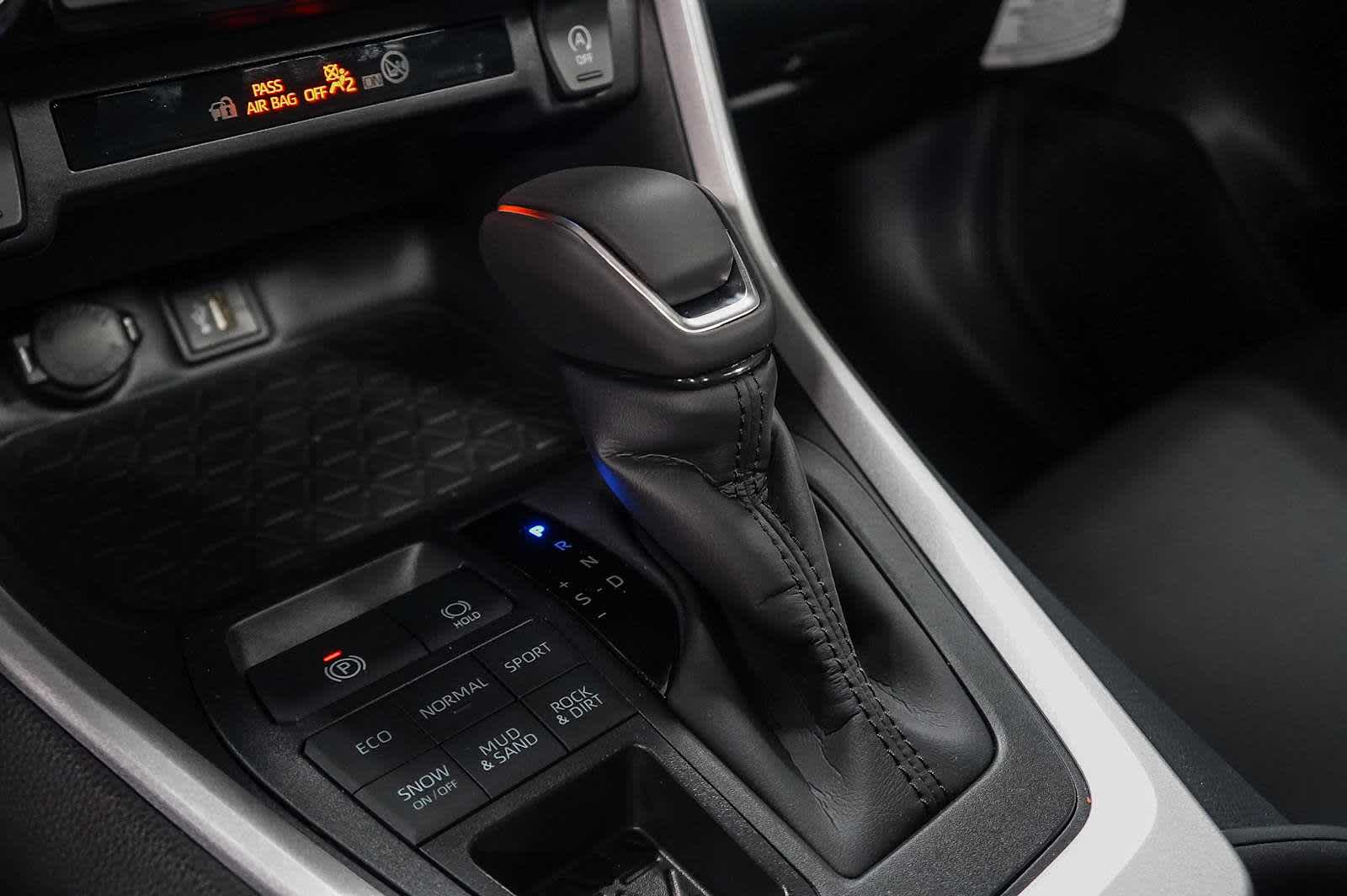 Thumbnail: 2025 Toyota RAV4 - 23