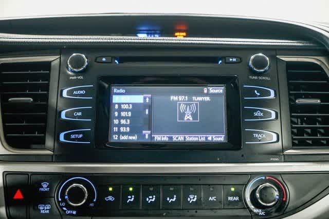 Thumbnail: 2016 Toyota Highlander - 14