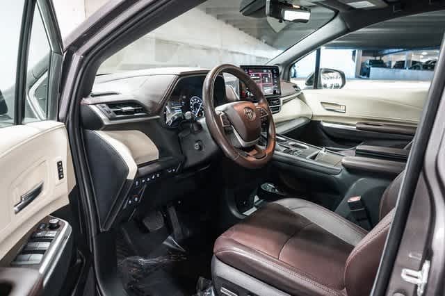 Thumbnail: 2023 Toyota Sienna - 19