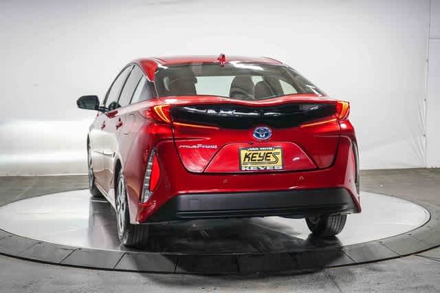 Thumbnail: 2017 Toyota Prius Prime - 3