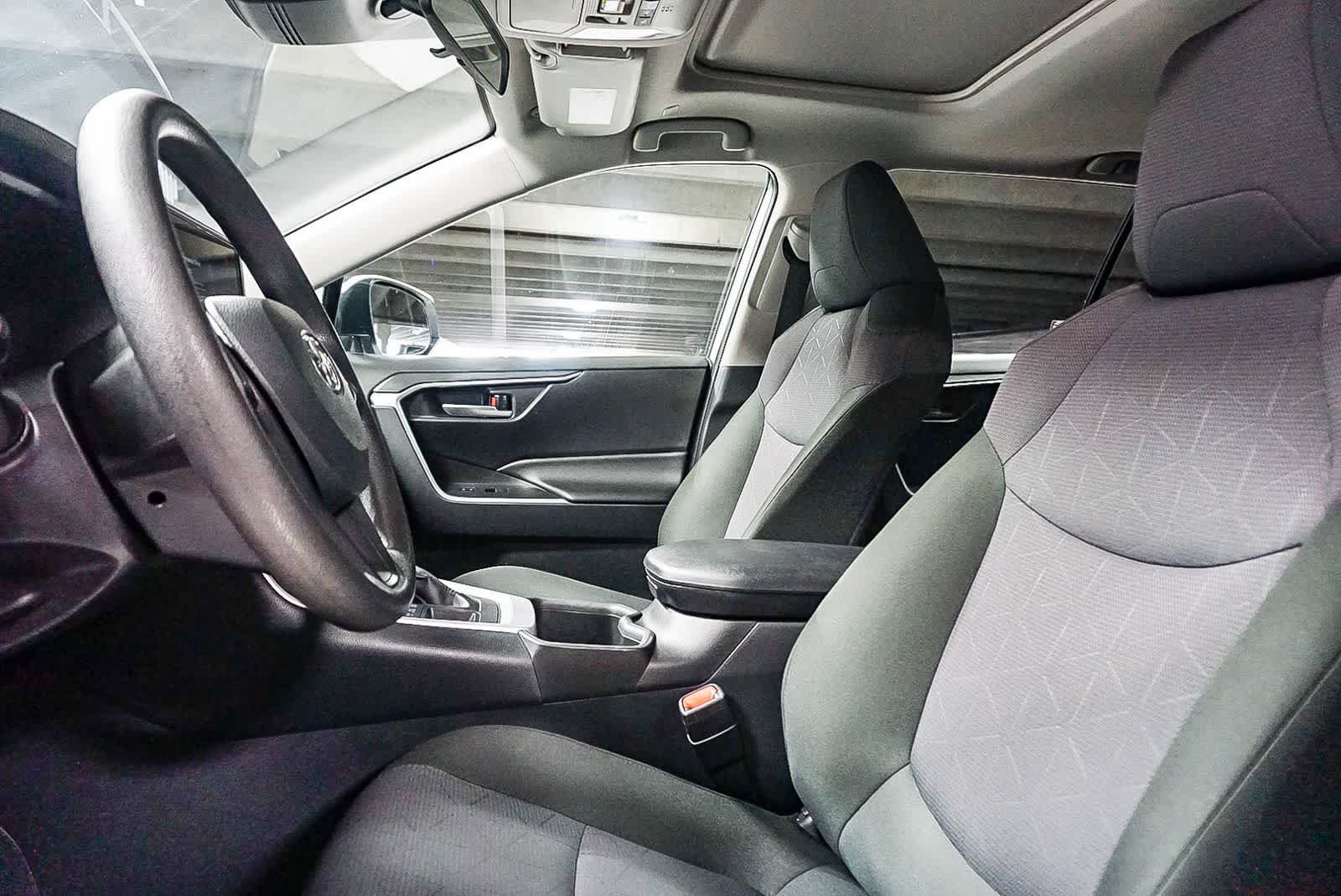 Thumbnail: 2025 Toyota RAV4 - 20