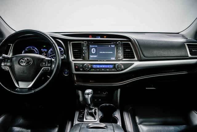Thumbnail: 2019 Toyota Highlander - 12