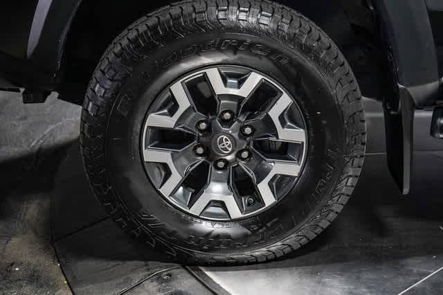 Thumbnail: 2018 Toyota Tacoma - 10