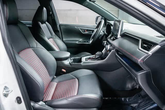 2022 Toyota RAV4 Prime XSE 17