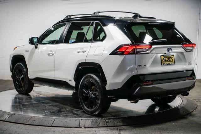 Thumbnail: 2021 Toyota RAV4 - 3