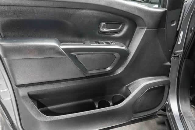 Thumbnail: 2021 Nissan Titan - 22