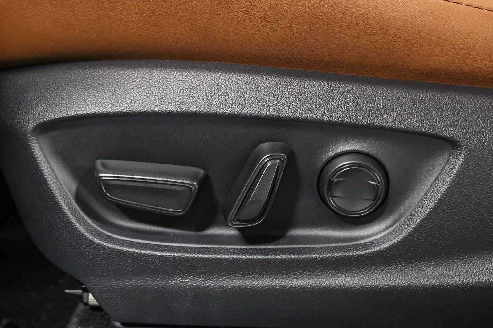 Thumbnail: 2025 Toyota Crown Signia - 23