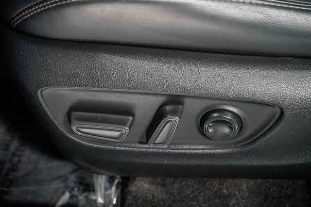 Thumbnail: 2022 Toyota RAV4 - 21