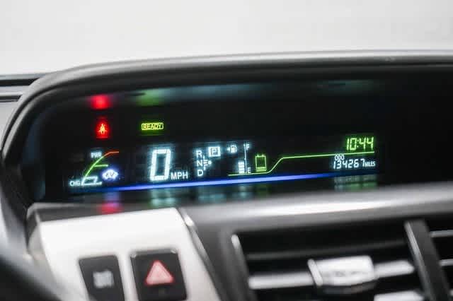 Thumbnail: 2013 Toyota Prius v - 24