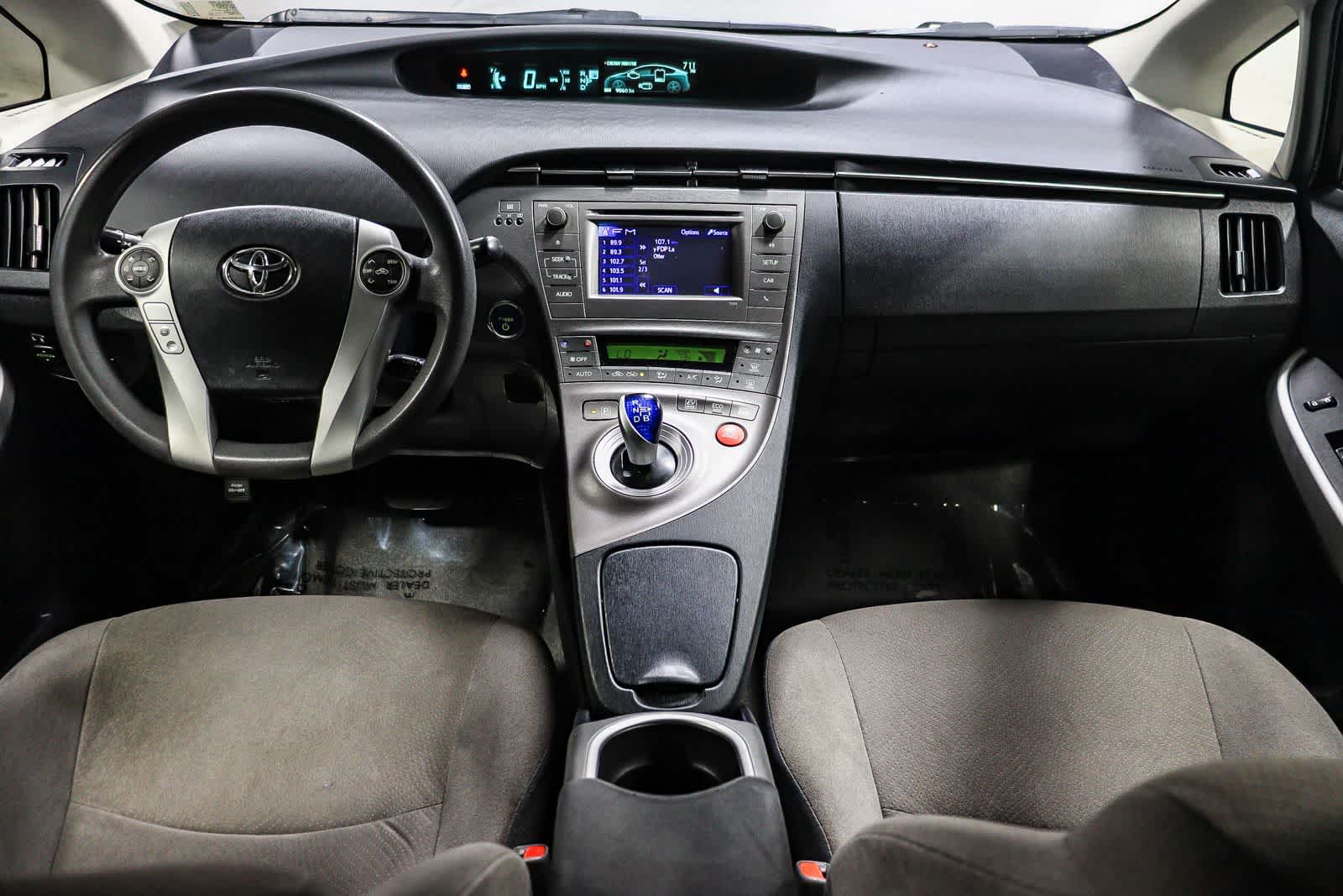 Thumbnail: 2015 Toyota Prius - 14