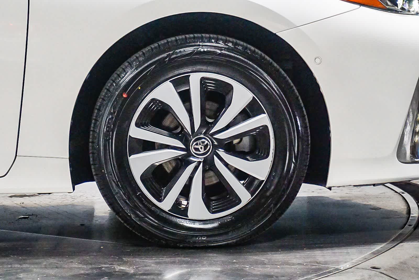 Thumbnail: 2019 Toyota Prius Prime - 7