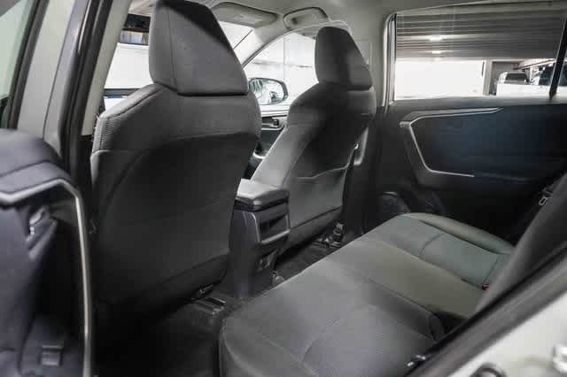 Thumbnail: 2019 Toyota RAV4 - 19