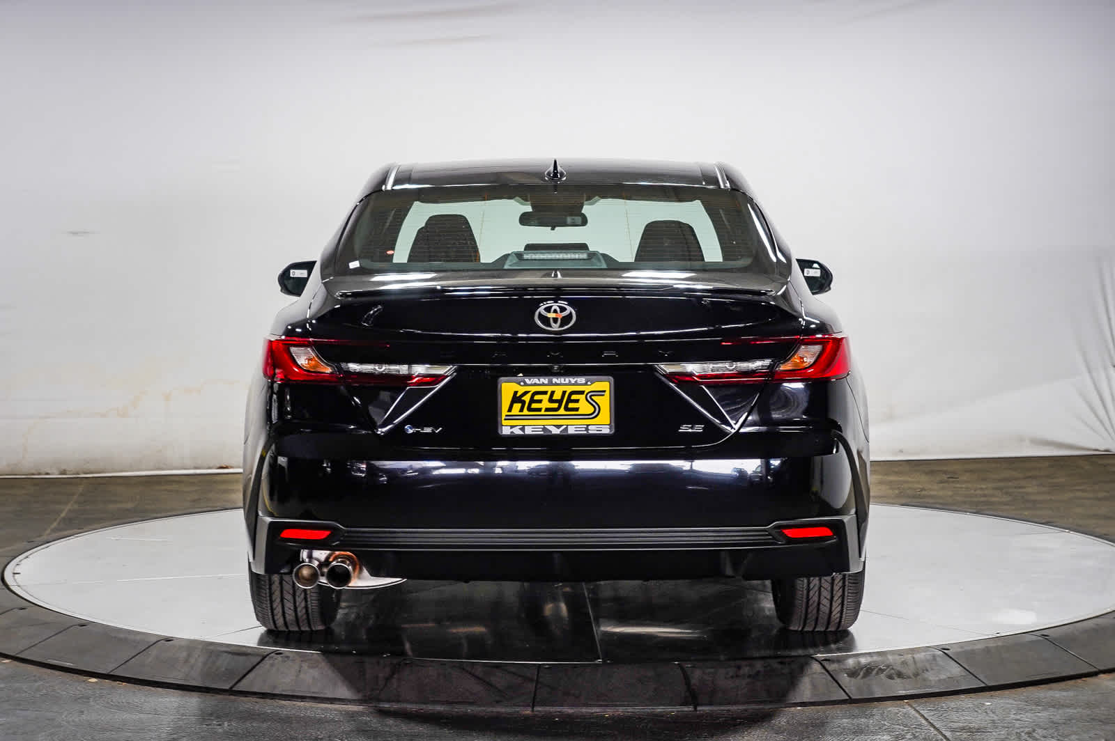 Thumbnail: 2025 Toyota Camry - 3