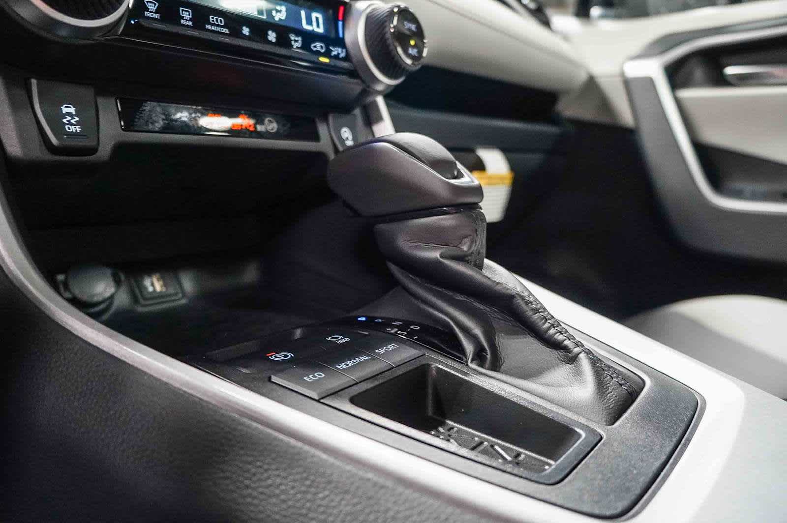 Thumbnail: 2025 Toyota RAV4 - 26