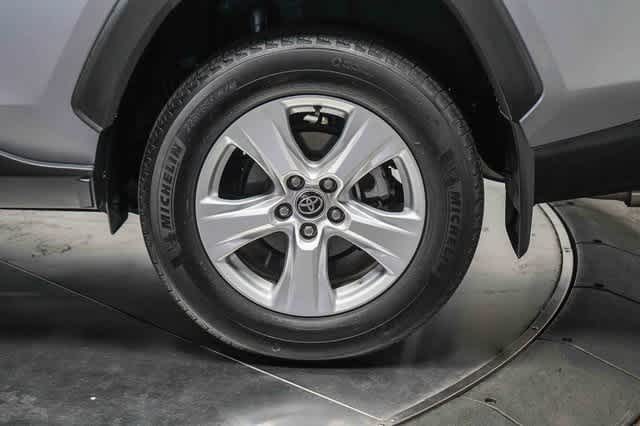 Thumbnail: 2021 Toyota RAV4 - 10