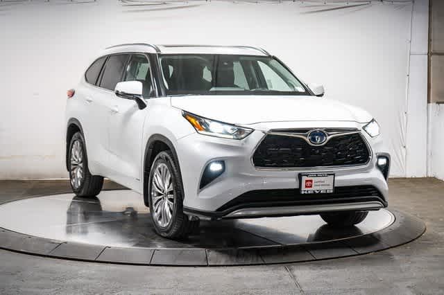 Thumbnail: 2022 Toyota Highlander - 6