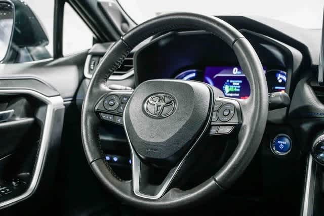 Thumbnail: 2021 Toyota RAV4 - 17
