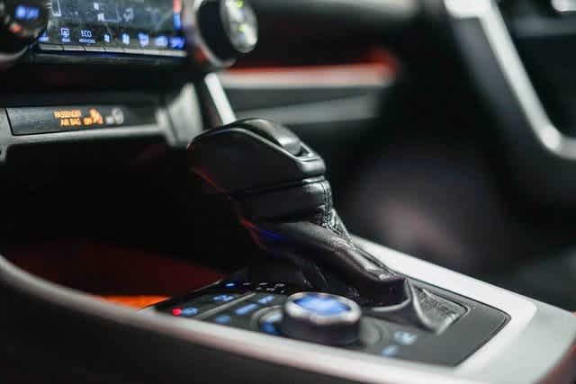 Thumbnail: 2020 Toyota RAV4 - 20