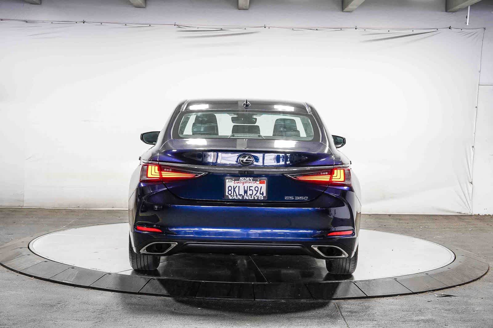 Thumbnail: 2019 Lexus ES - 3