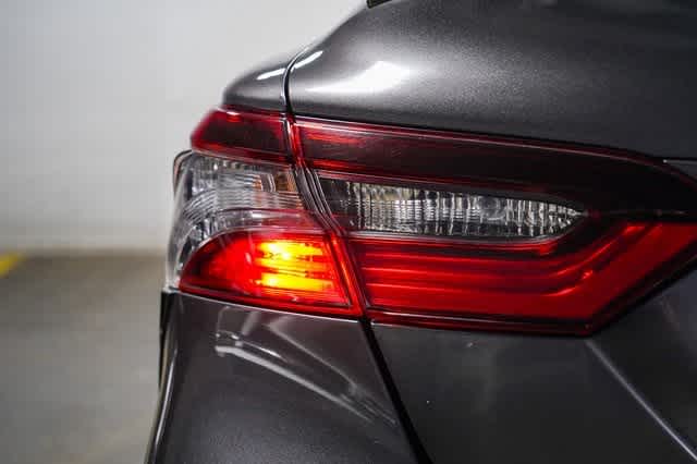 Thumbnail: 2022 Toyota Camry - 12