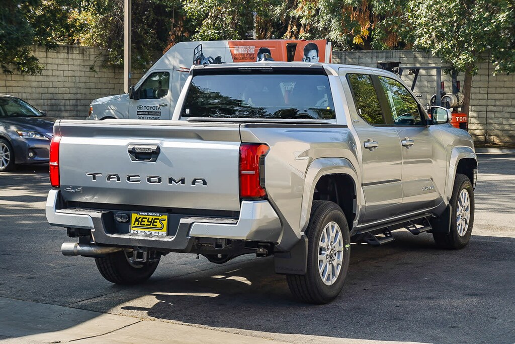 New 2025 Toyota Tacoma SR5 Truck