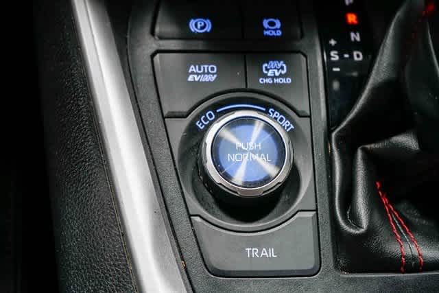 Thumbnail: 2021 Toyota RAV4 - 24