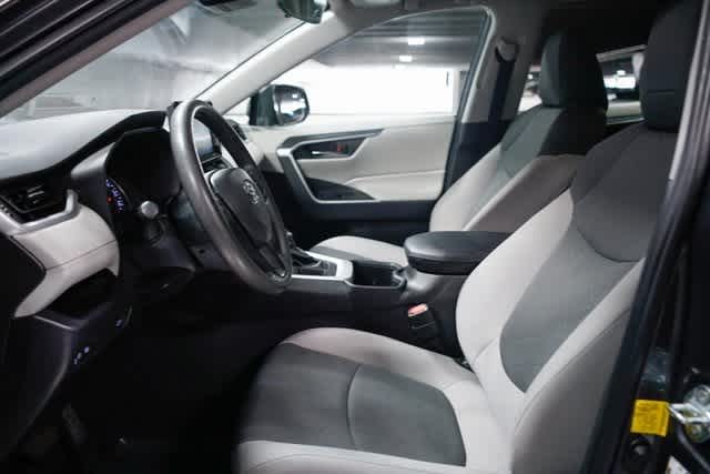 Thumbnail: 2022 Toyota RAV4 - 18