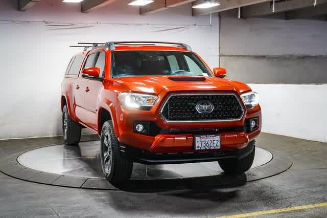 Thumbnail: 2018 Toyota Tacoma - 6