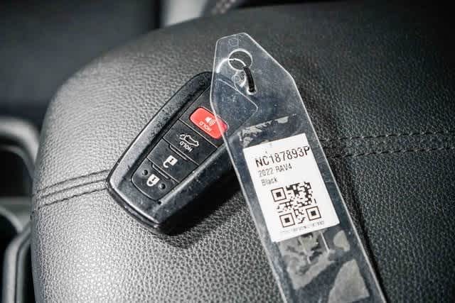 Thumbnail: 2022 Toyota RAV4 - 30